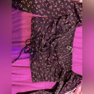 Floral black cropped blouse
